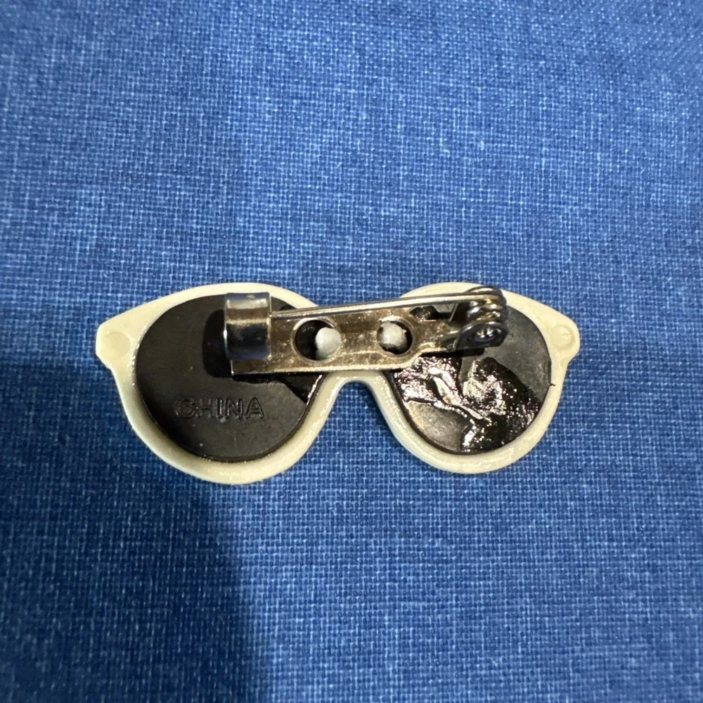 Vintage White Sunglasses Pin Brooch 1.5